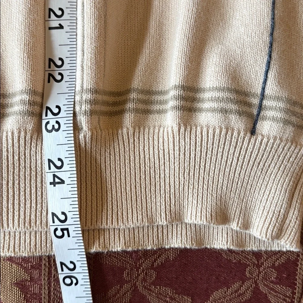 Van Heusen V Neck Cream Sweater Vest with Plaid Pattern Size Small